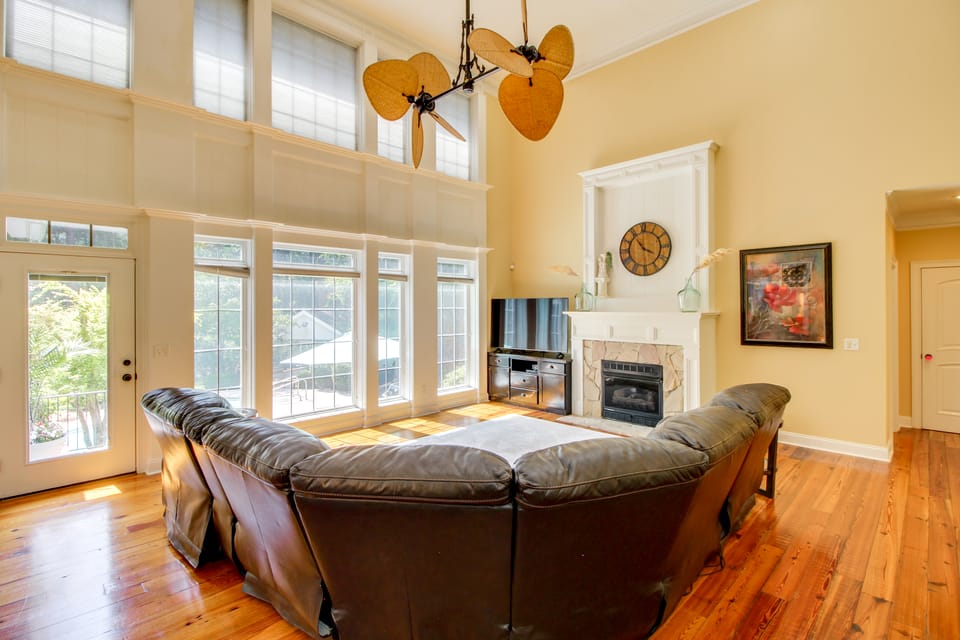 Pool, Grill + Patio: Spacious Statesboro Estate! House in South Carolina