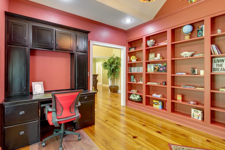 Pool, Grill + Patio: Spacious Statesboro Estate! House in South Carolina