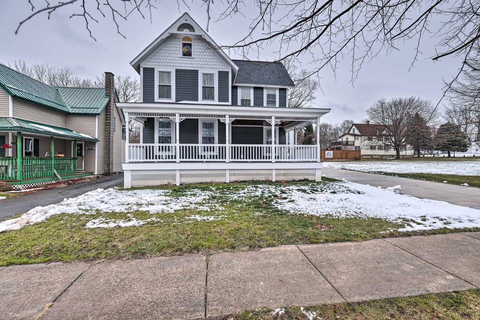 Walkable Sodus Point Retreat < 1 Mi to Lake House in Sodus Point
