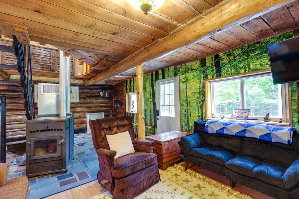 Cozy Elizabethtown Cabin w/ Fire Pit! House in Adirondack Mountains