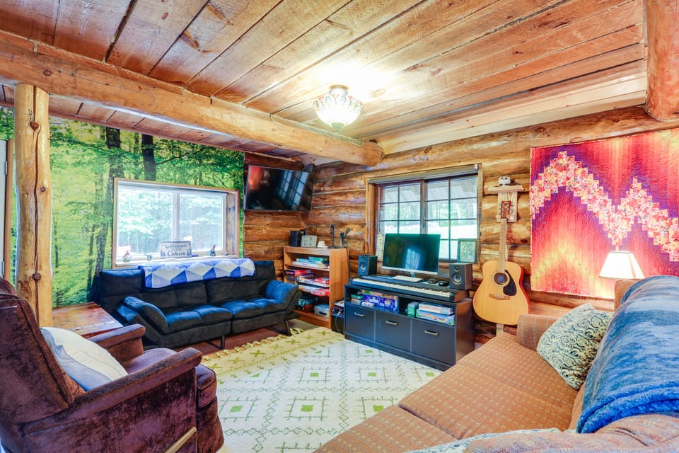 Cozy Elizabethtown Cabin w/ Fire Pit! House in Adirondack Mountains