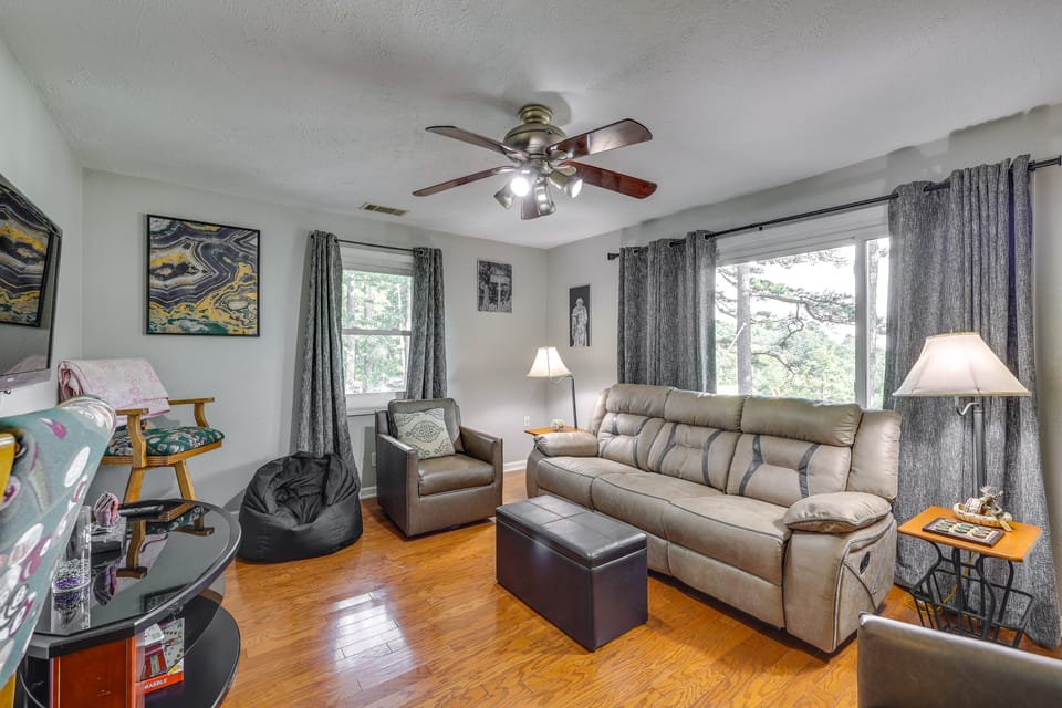 Eureka Springs Apartment: 'Blue Moon Ridge' Apartment in Arkansas