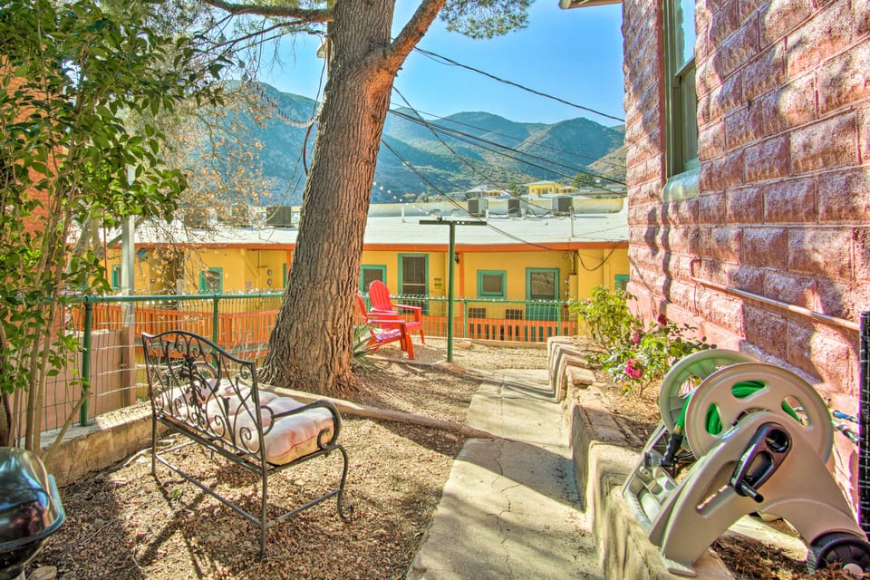 Bisbee Home: Fantastic Views & Walkable Location! Cottage in Bisbee