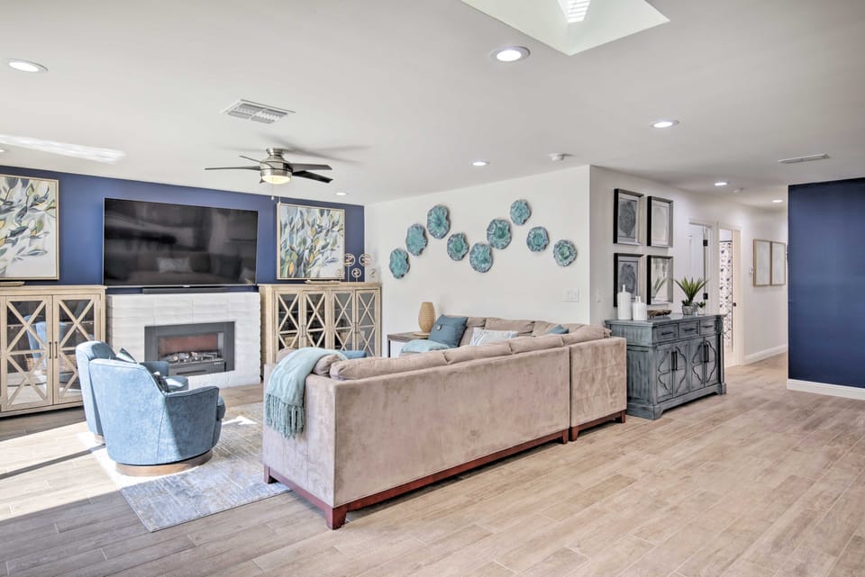 Families Welcome! Scottsdale Gem w/ Pool & Jacuzzi House in Scottsdale