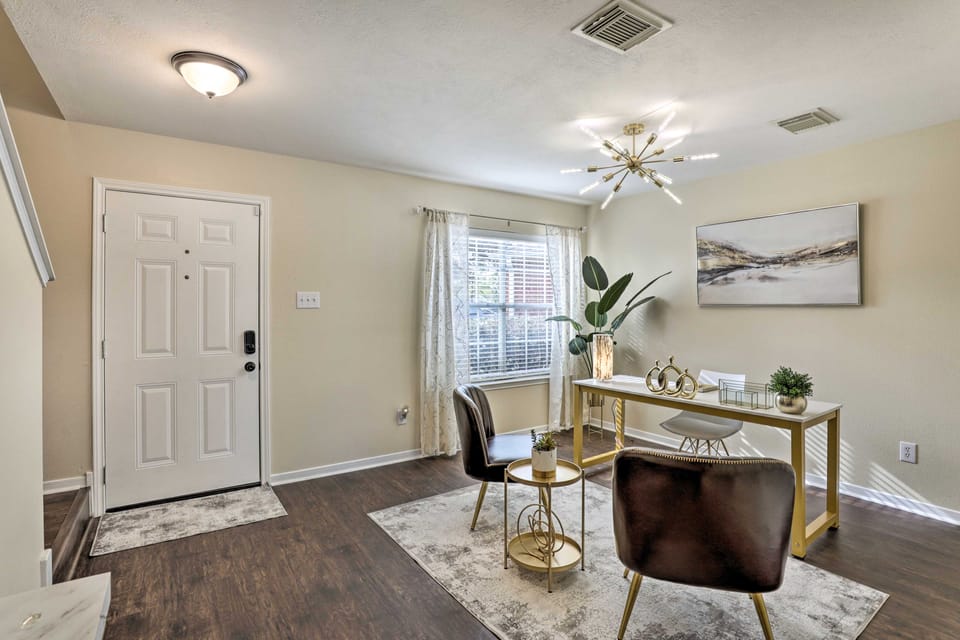 Spacious Houston Home ~ 22 Mi to Downtown! House in Mission Bend