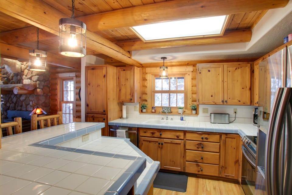 Rustic Gotham Bay Cabin on Lake Coeur d'Alene House in Kootenai County