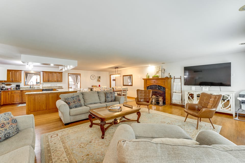 Large Lakefront Home | Pool, Hot Tub & Boat Dock House in Ozark Mountains