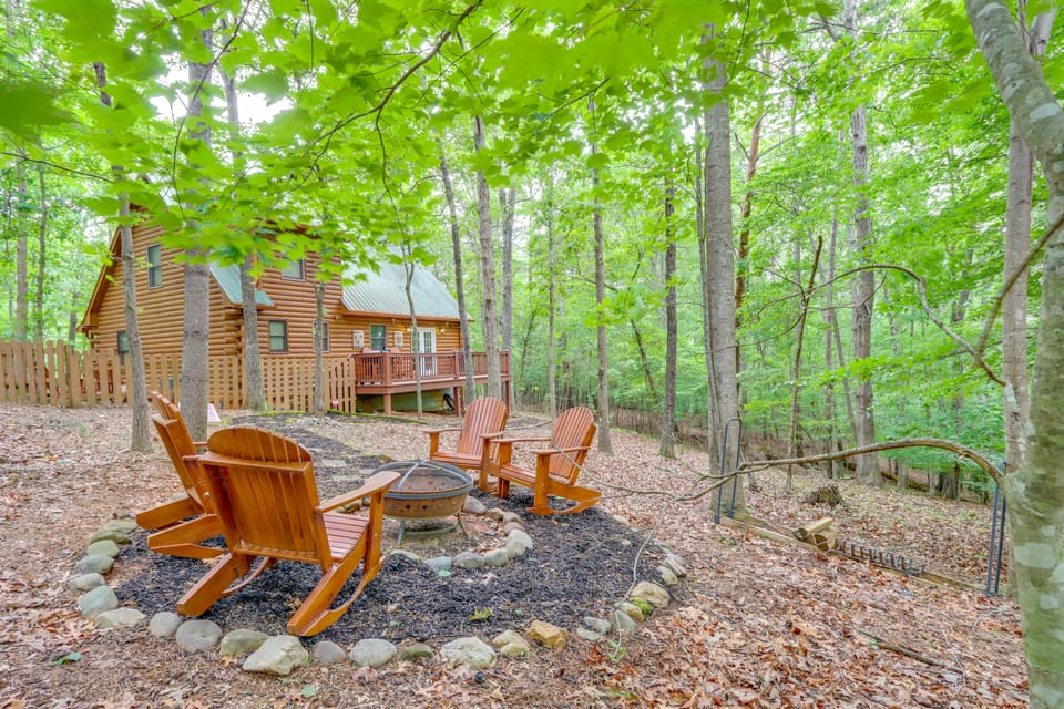 'Sleeping Bear Cabin' Coosawattee! Dog Friendly! House in Georgia