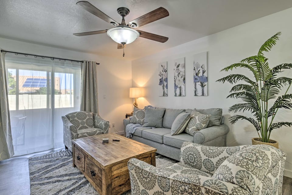 Steps to Dtwn Gilbert! Condo w/ Furnished Porch Apartment in Gilbert