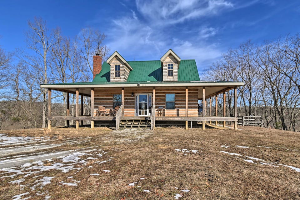 Quiet & Secluded Berea Cabin on 70-Acre Farm! House in Kentucky