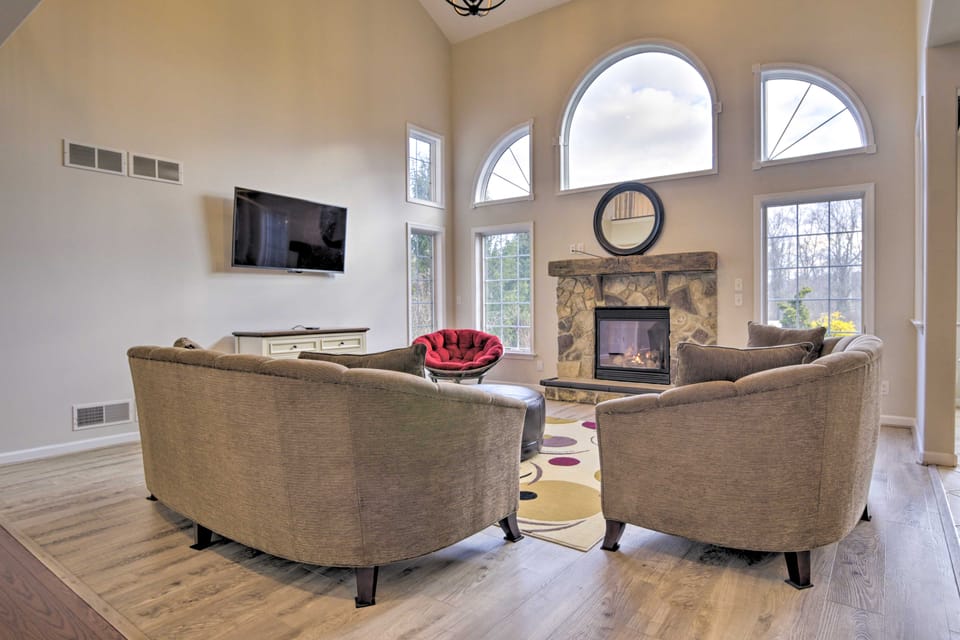 Pool & Furnished Patio: Group Getaway in Hershey House in Pennsylvania