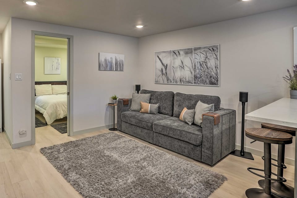 Ideally Located Oakland Home w/ Private Yard! House in Oakland