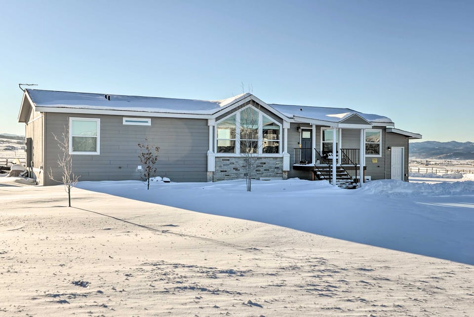 Cozy Home: Mtn Views, A/C, in Heart of Star Valley Apartment in Wyoming
