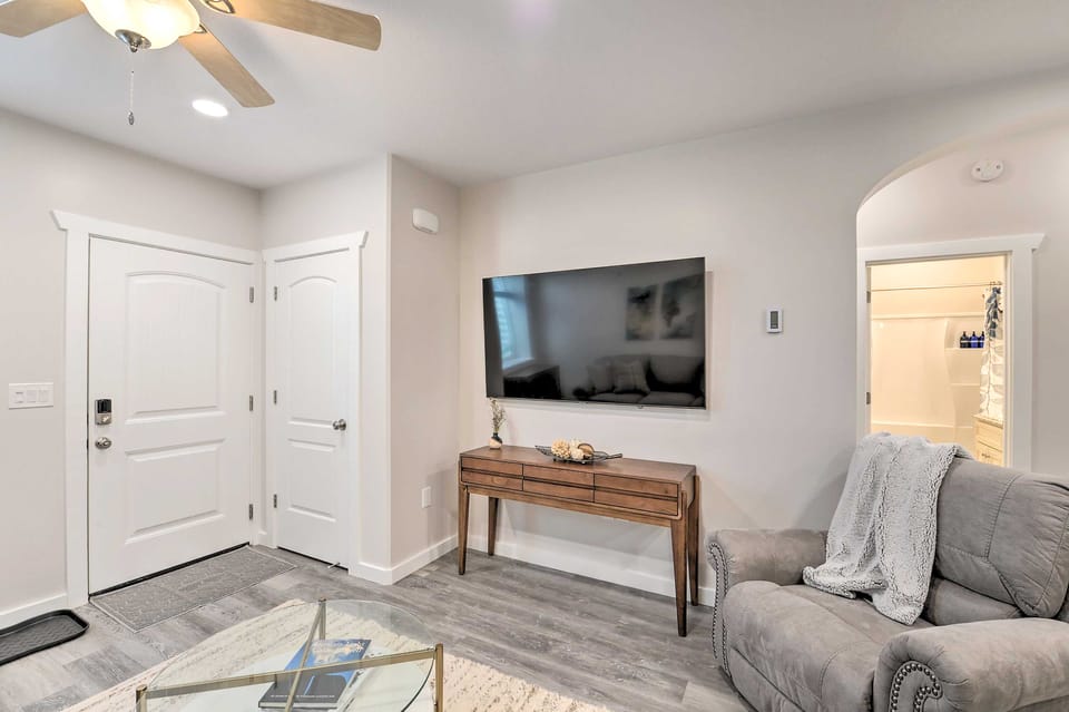 Cozy Home: Mtn Views, A/C, in Heart of Star Valley Apartment in Wyoming