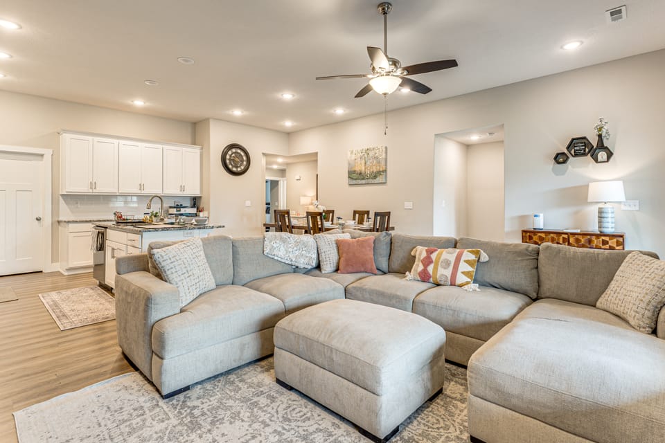 Family-Friendly Ozark Villa - Centrally Located House in Ozark