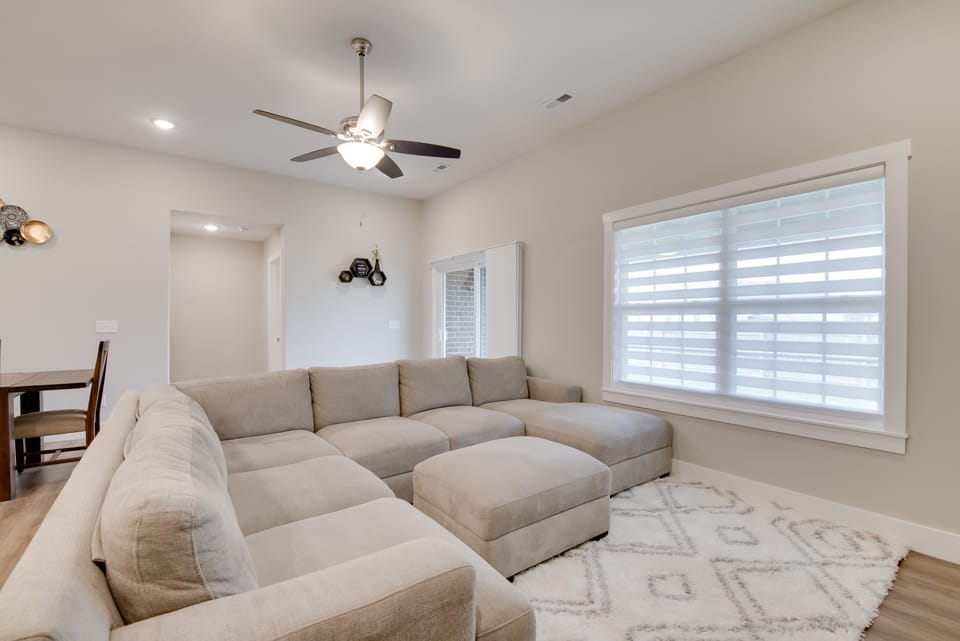 Family-Friendly Ozark Villa - Centrally Located House in Ozark