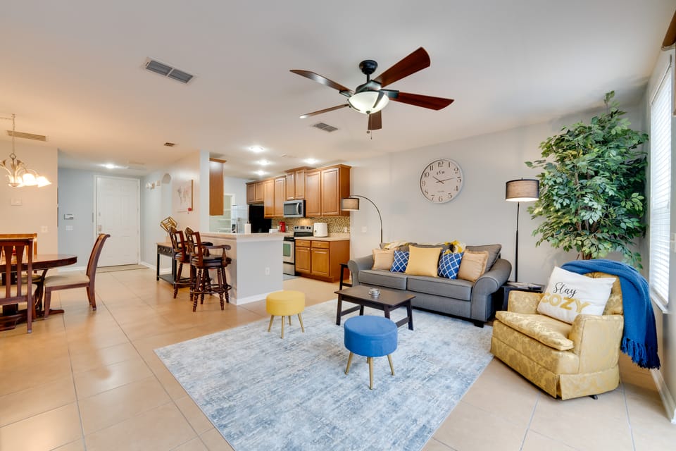 15 Mi to Disney: Kissimmee Townhome w/ Patio Apartment in Kissimmee