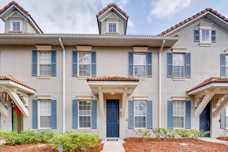 15 Mi to Disney: Kissimmee Townhome w/ Patio Apartment in Kissimmee