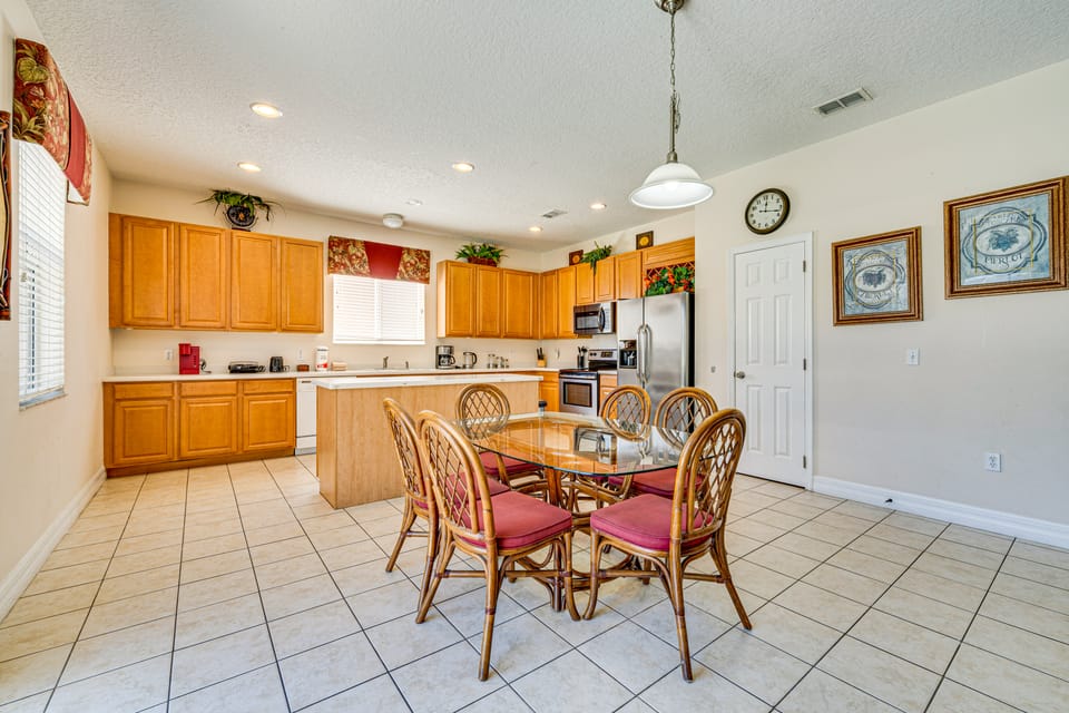 Lanai & Game Room: Vacation Home in Davenport! House in Four Corners