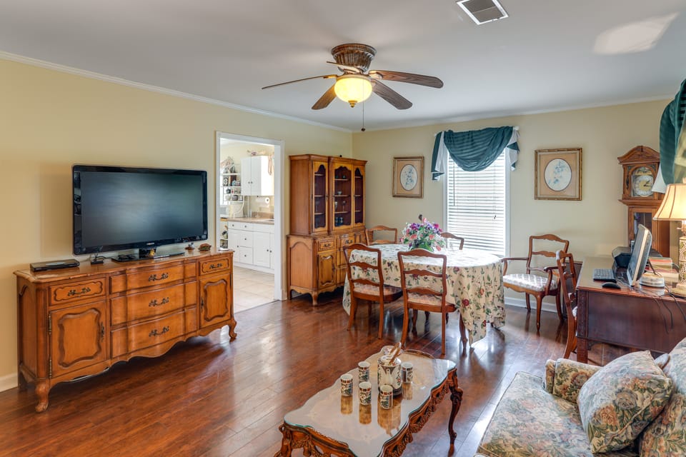 Quiet Family Cottage w/ Fishing Pond in Senatobia House in Mississippi