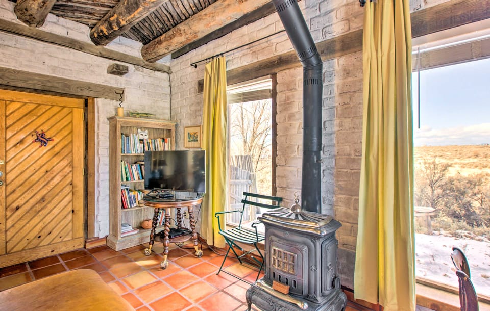 Casita Vacation Rental Near Taos w/ Patio! House in New Mexico