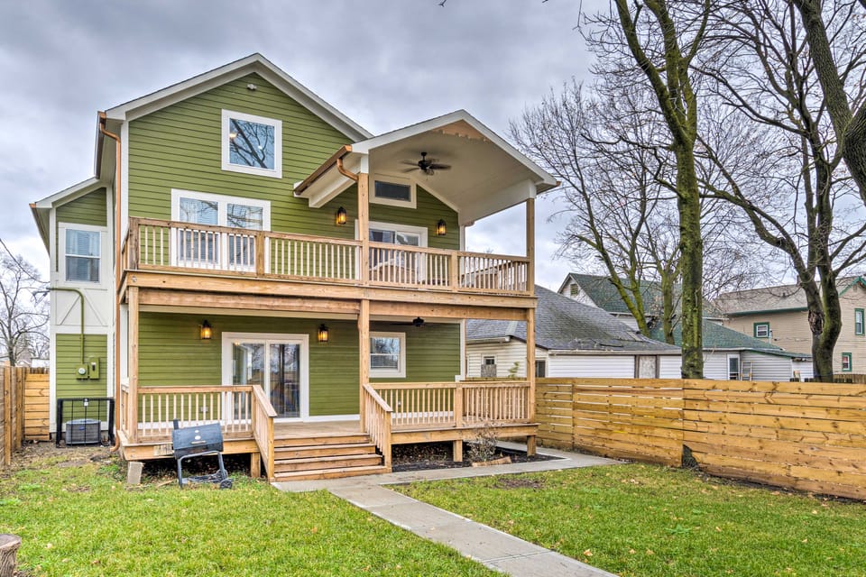 Indianapolis Vacation Home: 3 Mi to Dtwn! House in Indianapolis