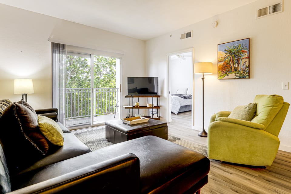 Work, Swim + Play in Ft Myers: Resort Condo Stay! Apartment in Iona