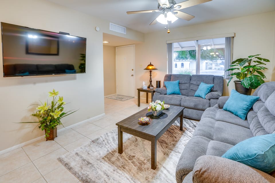 Patio & Yard: Sun City Home Near Casinos House in Sun City