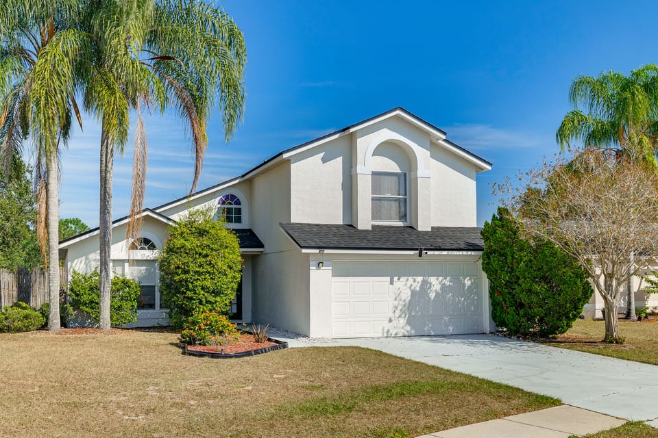 5 Mi to Disney! Family Getaway w/ Poolside Oasis House in Four Corners