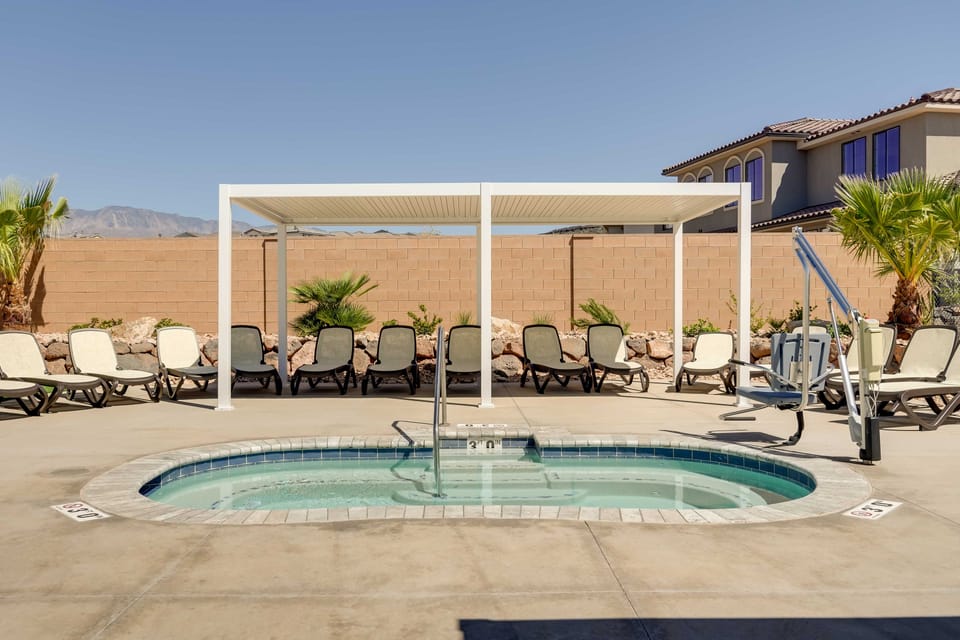 37 Mi to Zion: Family Escape w/ Pool Access! House in Washington