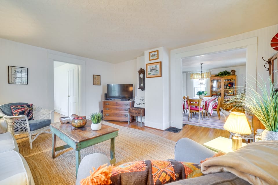 'The Porch House' Located in Historic Village House in Ohio