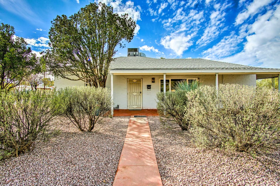 Centrally Located Tucson Home ~ 5 Mi to Dtwn! House in Tucson