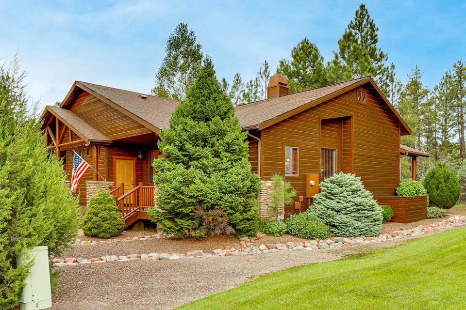 Top-Rated Torreon Community! Deck & Forest Views! Apartment in Show Low