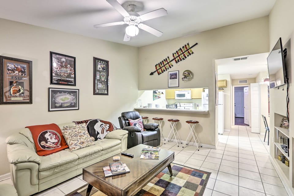 Tallahassee Townhome 4 Mi to College Town! Apartment in Tallahassee