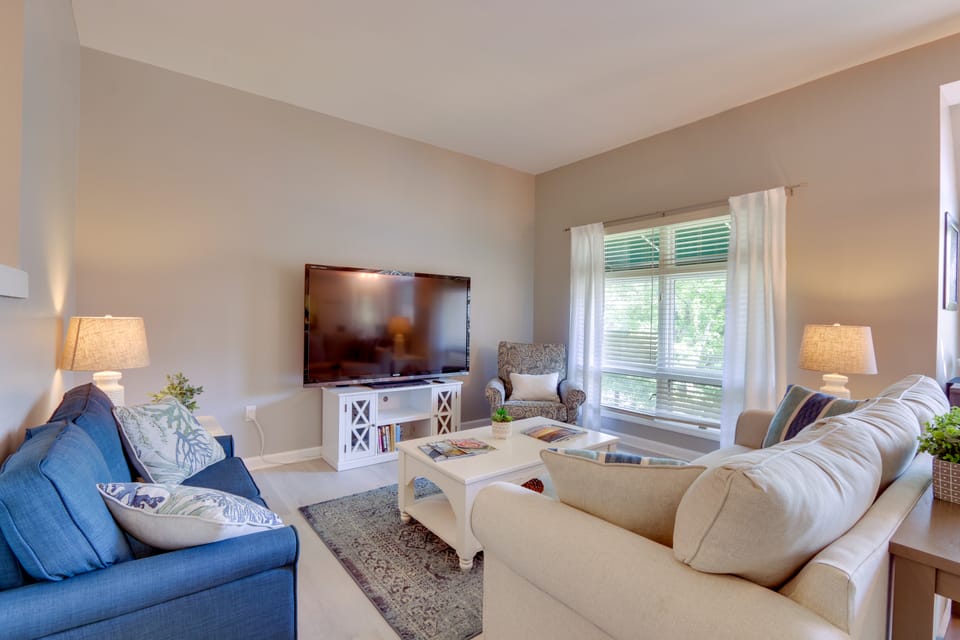 2 Mi to Beach: Condo w/ Pool Access in Hilton Head Apartment in Hilton Head Island
