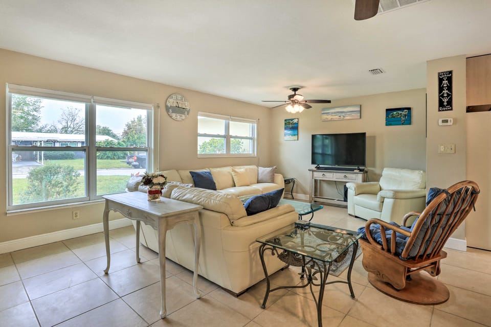 4 Mi to Dtwn: Home w/ Pool & BBQ in Bradenton House in Bradenton