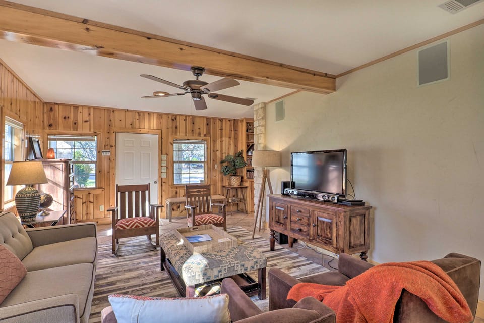 Georgetown Barn Studio on > 7 Acres: Pet Friendly! Apartment in Georgetown