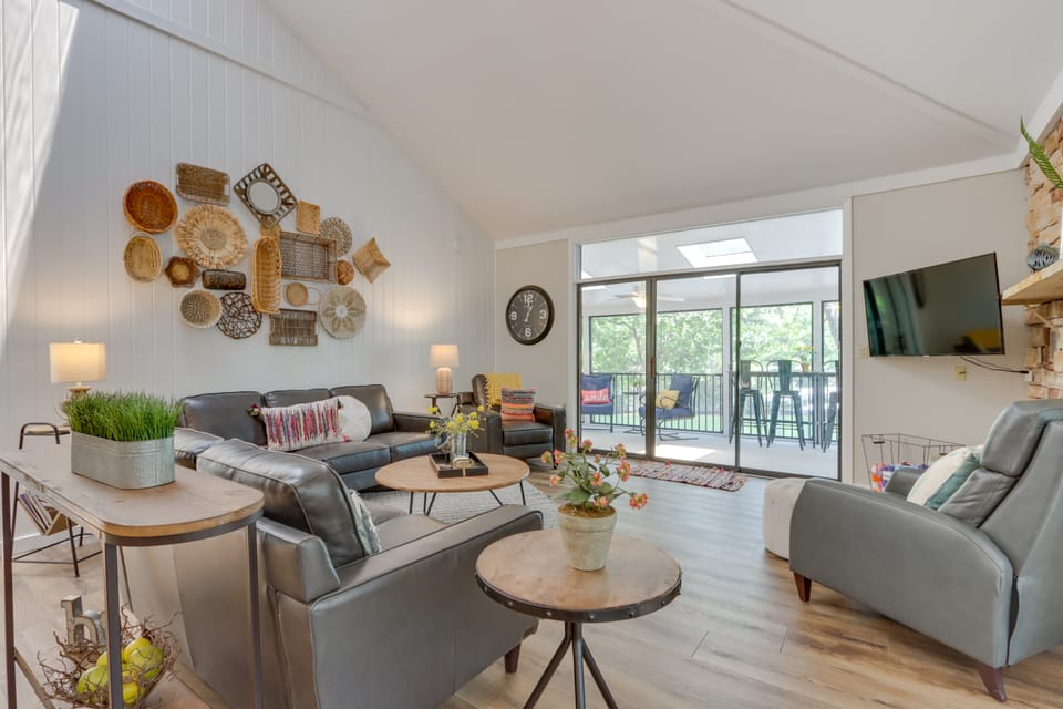 Spacious Decks & Dock: Margaritaville Home! House in Lake of the Ozarks