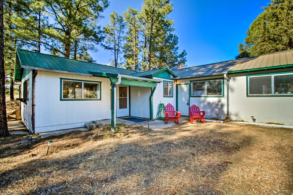 Near Fool Hollow Lake & Trails: Family Cabin House in Show Low