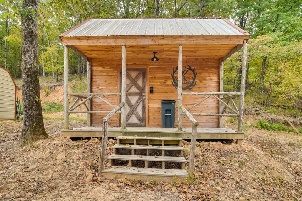 Fire Pit & 300 Acres: Ozark Ranch w/ 2 Cabins House in Arkansas