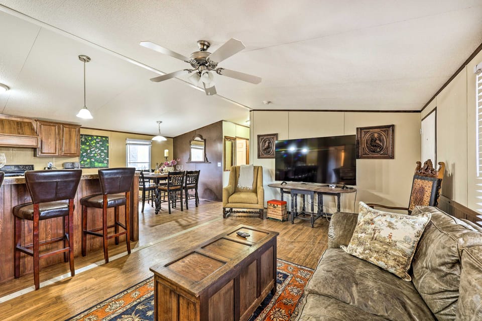 ‘Keane Ranch 2’ Mtn Cabin w/ 300 Acres in Ozark! House in Arkansas