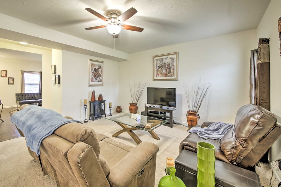 Greenwood Home: 15 Mi to Indianapolis! House in Greenwood