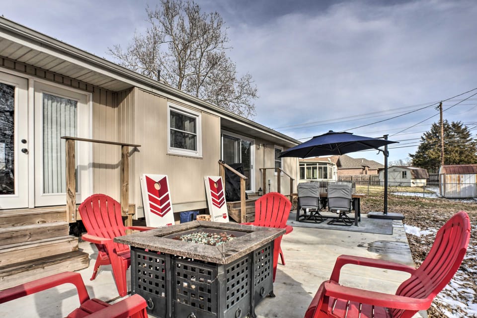 Family-Friendly Springfield Home w/ Yard! House in Springfield