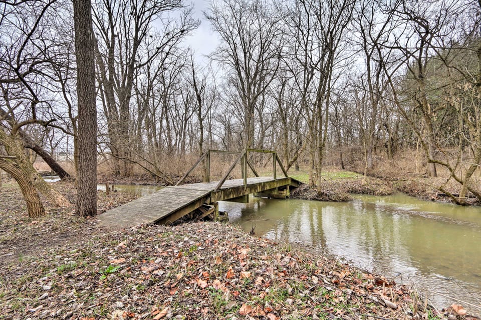 Nature’s Haven Farmhouse in Pickerington w/ Deck House in Pickerington