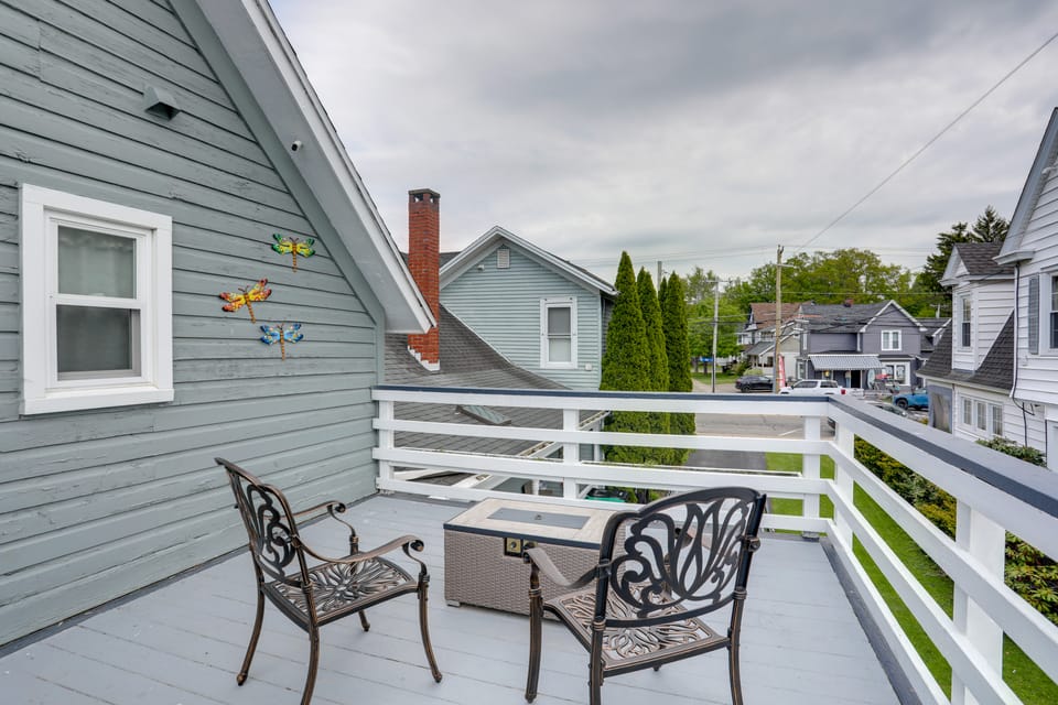 Pet-Friendly Loft Vacation Rental w/ Fire Pit! Apartment in Bemus Point