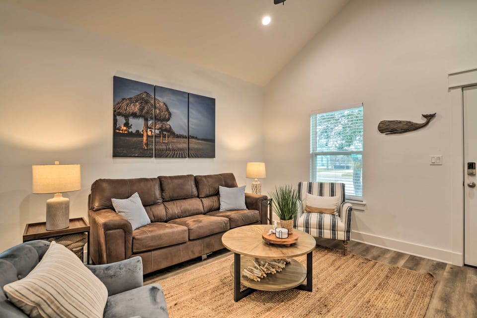 4 Mi to Boat Ramp: Charming Rockport Home House in Texas