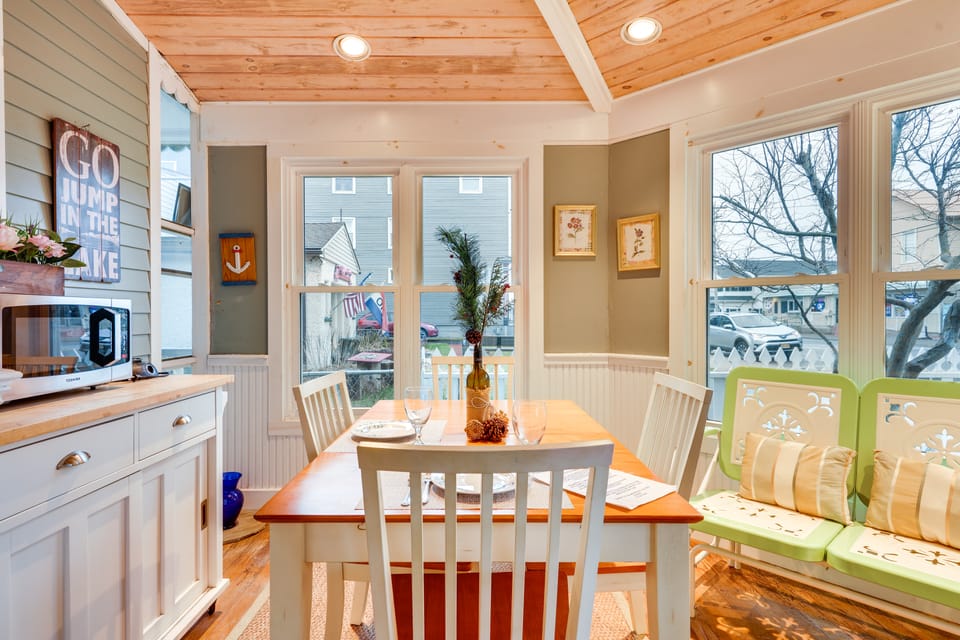 Historic Bemus Point Studio w/ Porch: Walk to Lake Apartment in Bemus Point