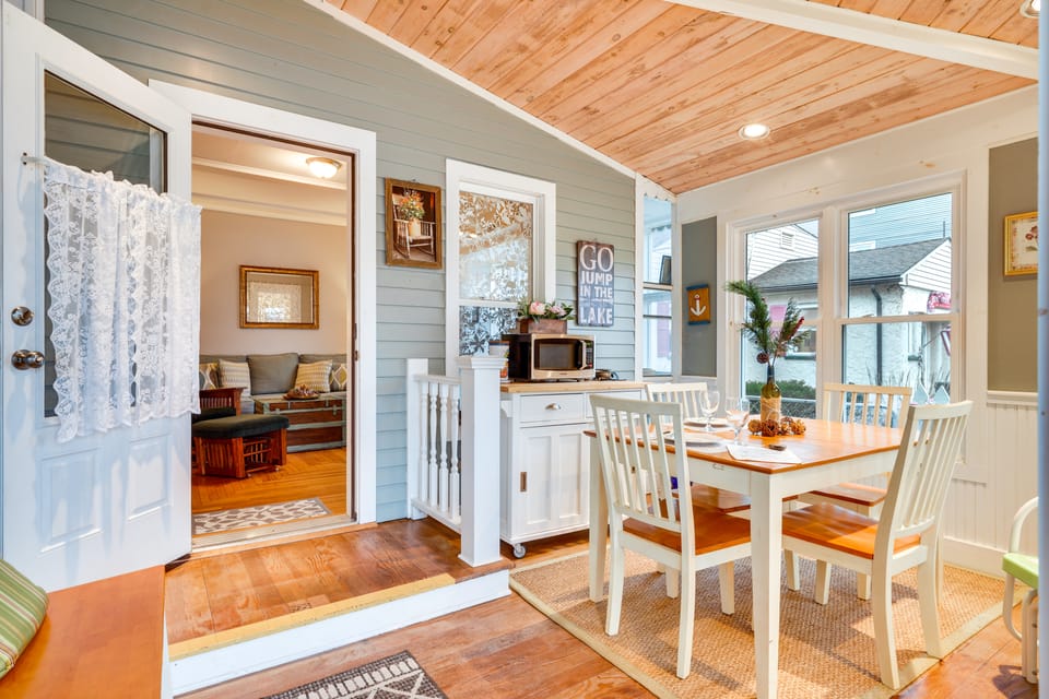 Historic Bemus Point Studio w/ Porch: Walk to Lake Apartment in Bemus Point