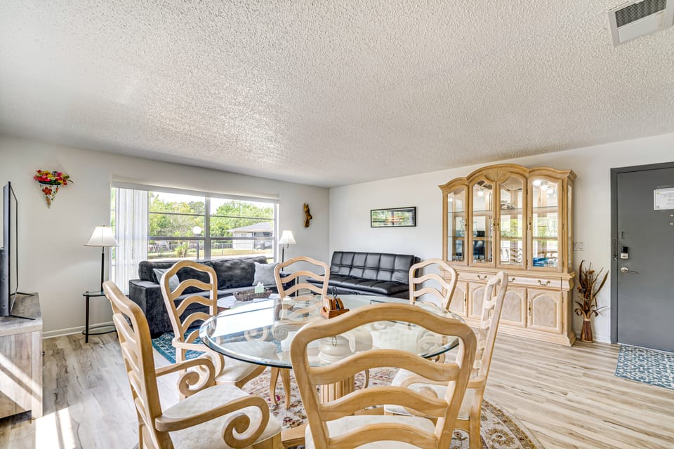 10 Mi to Dtwn Ocala: Dog-Friendly Home w/ Fire Pit House in Florida