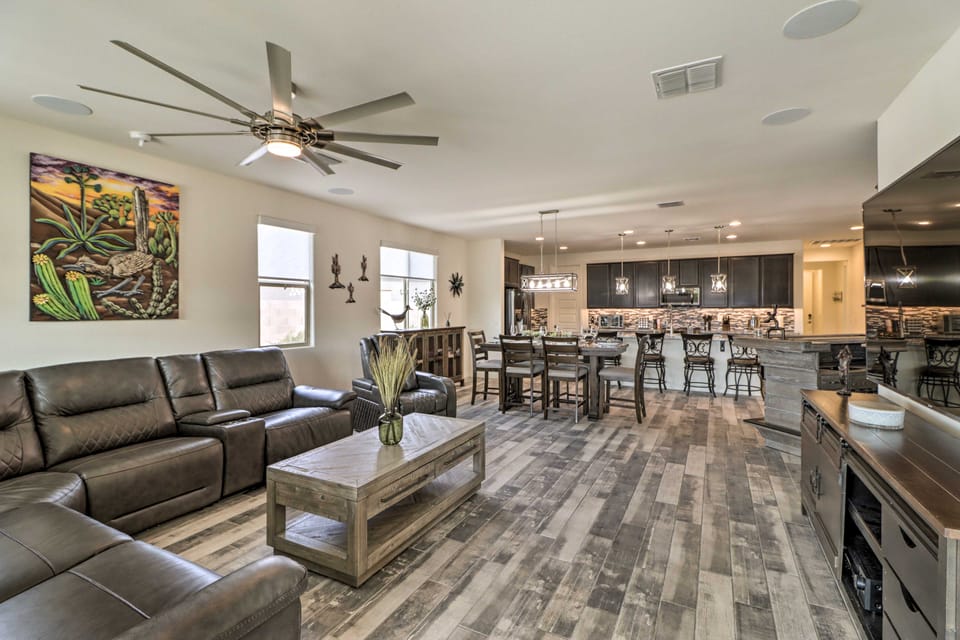 Heated Pool + Putting Green: Goodyear Retreat! House in Goodyear